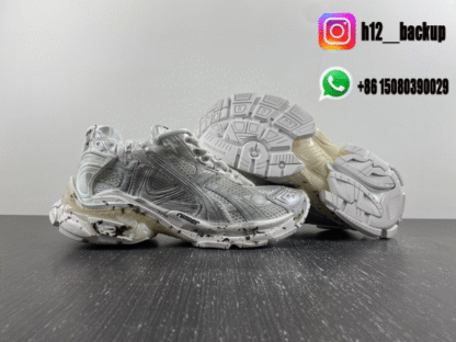 Balenciaga Runner 7.5 white gray 656065-W3RA9-9001 - Image 4