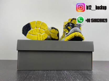 Balenciaga Runner 7.5 yellow black 677402-W2RD3-0510 - Image 5