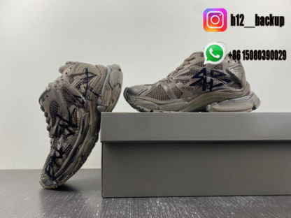 Balenciaga Runner 7.5 brown 677403-W3RBQ-2010 - Image 6
