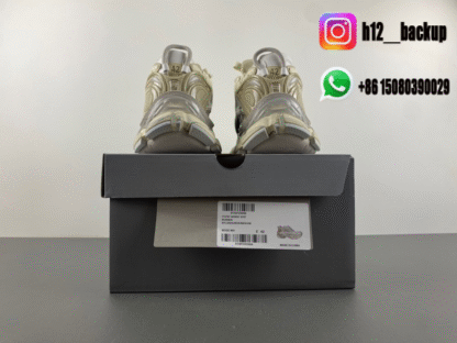 Balenciaga 7.5 Grayish yellow 772767-W3RNY-9797 - Image 8