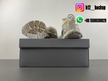 Balenciaga 7.5 Grayish yellow 772767-W3RNY-9797 - Image 6