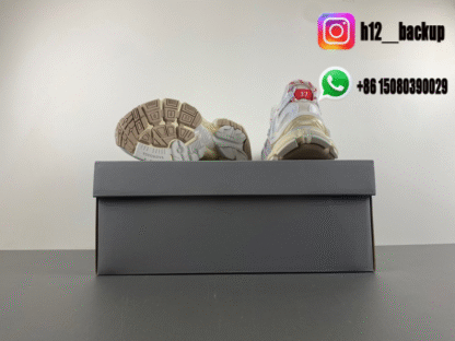 Balenciaga 7.5 White clay yellowish red 779066-W3RBXP-9260 - Image 8