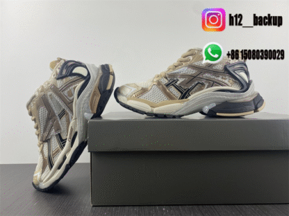 Balenciaga Runner 7 Gold Black 772774-W3RNY-DI4 - Image 5