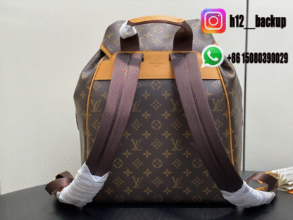 LV Backpack Montsouris M14105 34x40x17cm - Image 3